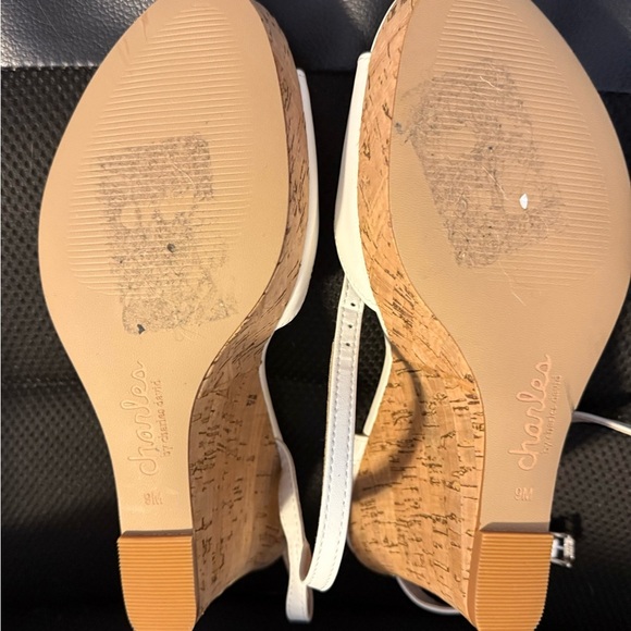 Charles by Charles David White Wedge Sandals - Size 9 - Picture 6 of 7